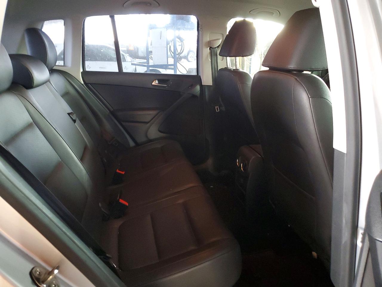 2017 VOLKSWAGEN TIGUAN S photo 10