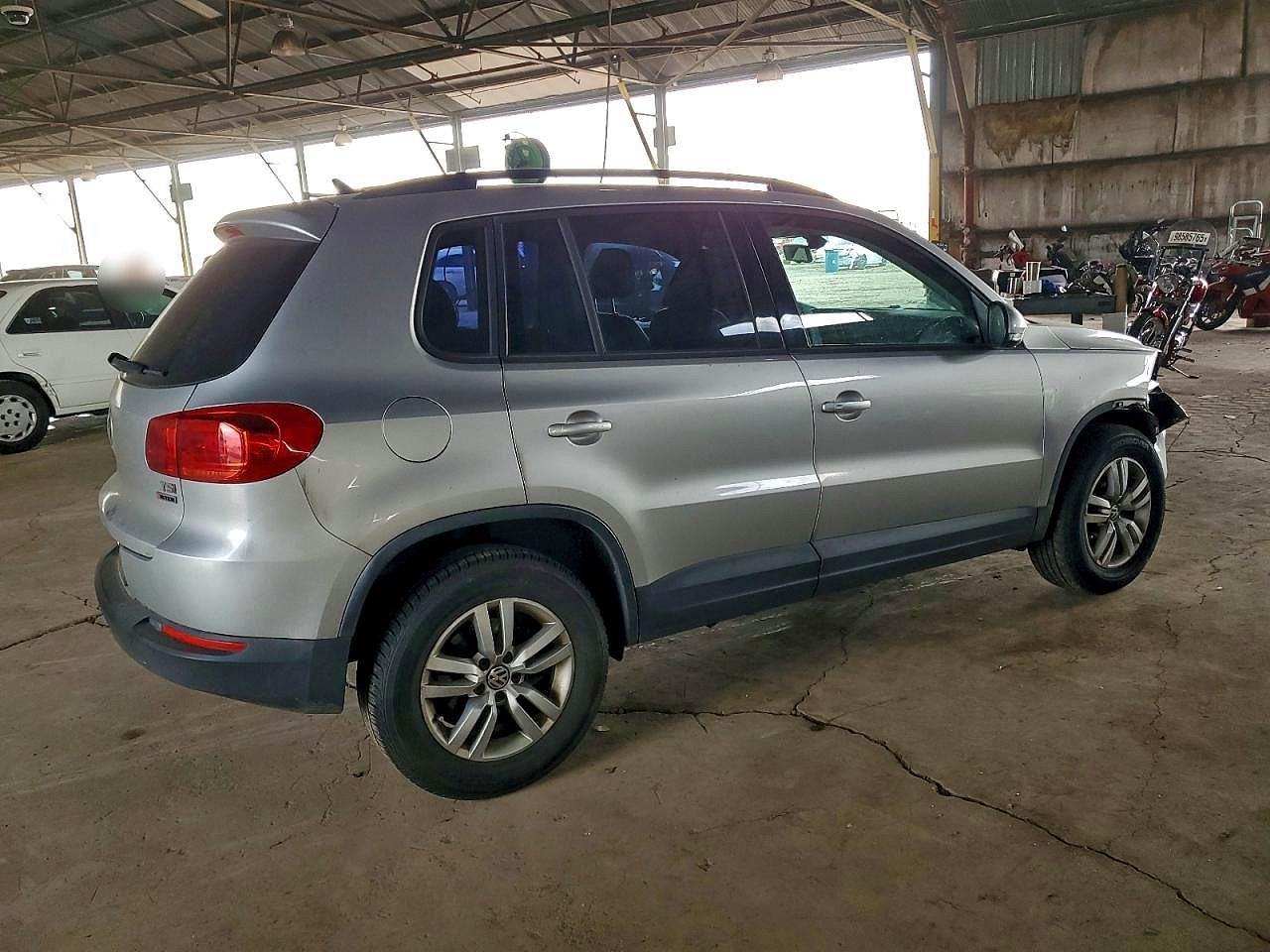 2017 VOLKSWAGEN TIGUAN S photo 3