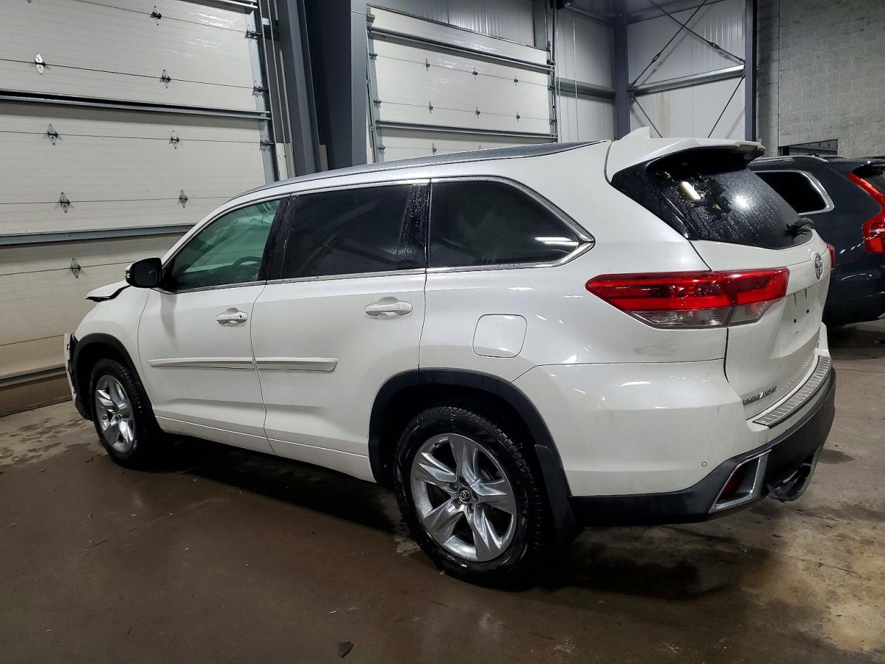 2018 TOYOTA HIGHLANDER LIMITED photo 2