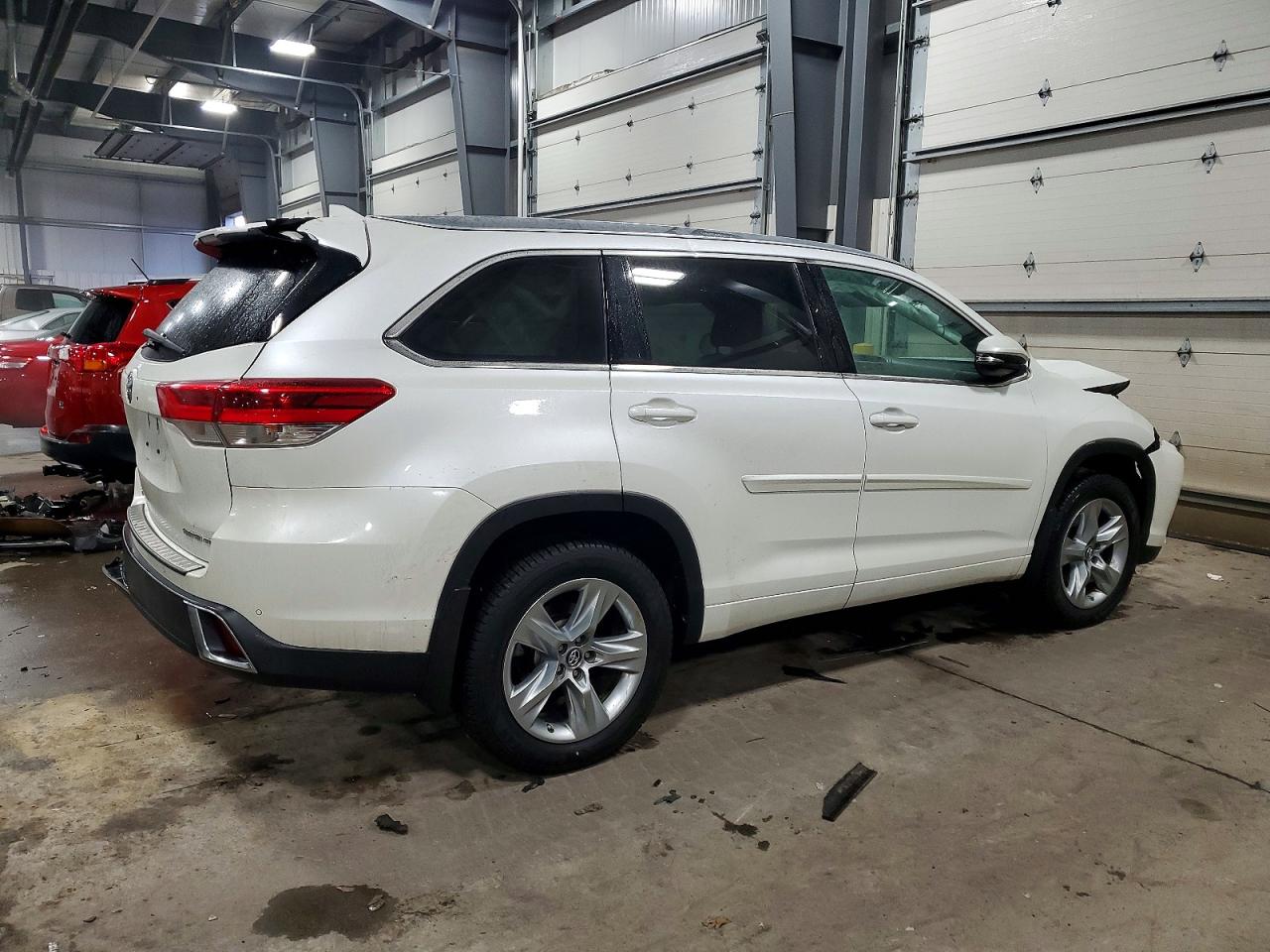 2018 TOYOTA HIGHLANDER LIMITED photo 3