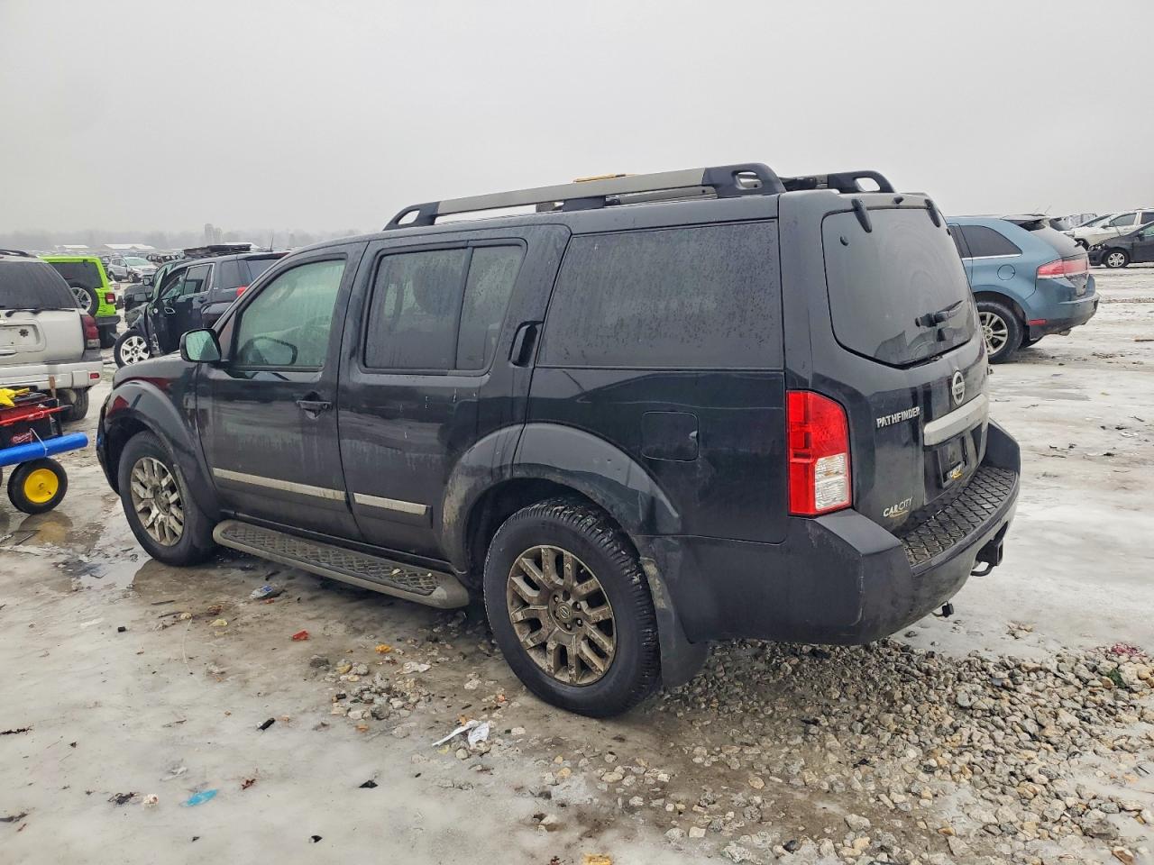 2011 NISSAN PATHFINDER S photo 2