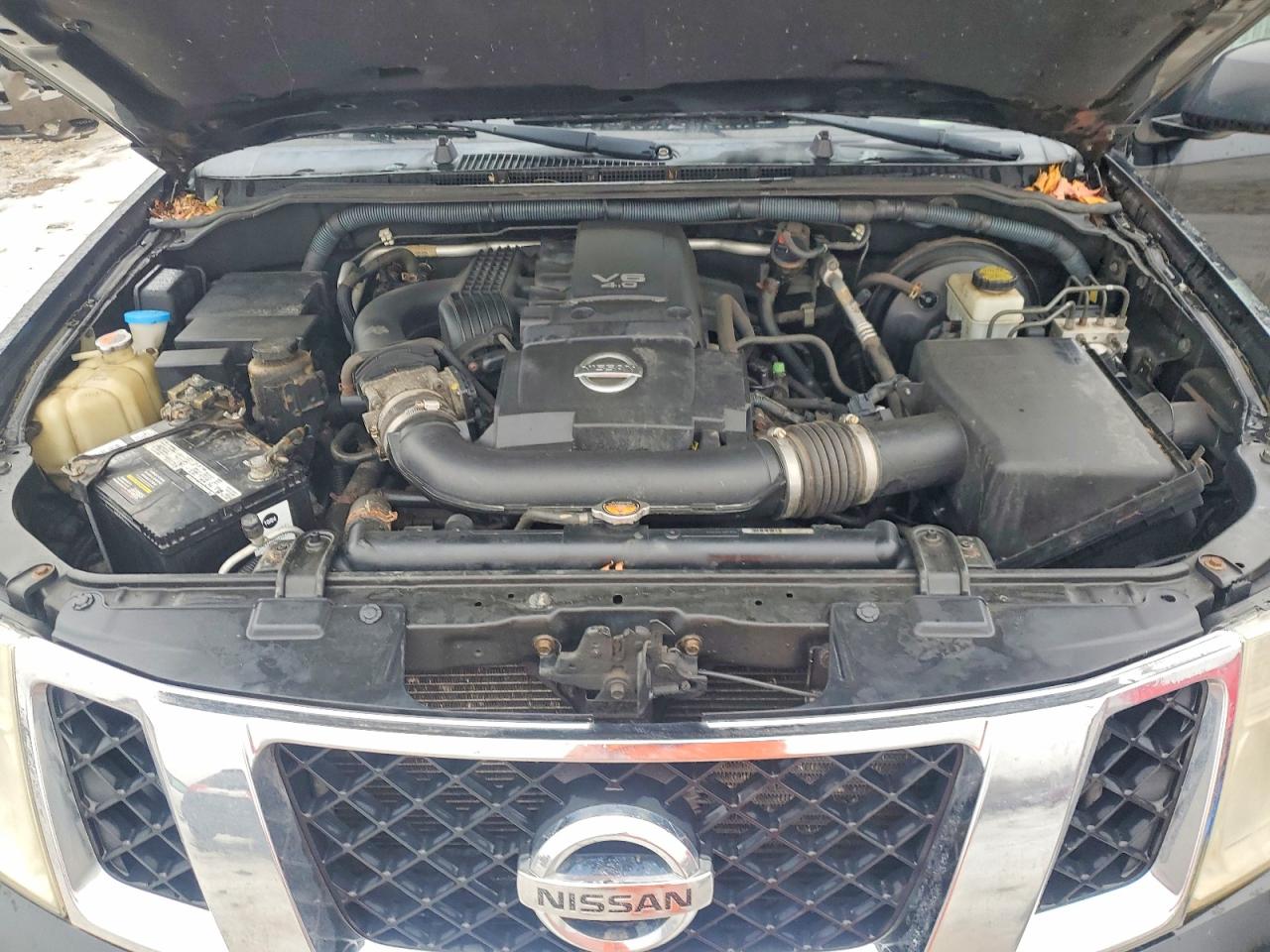 2011 NISSAN PATHFINDER S photo 12