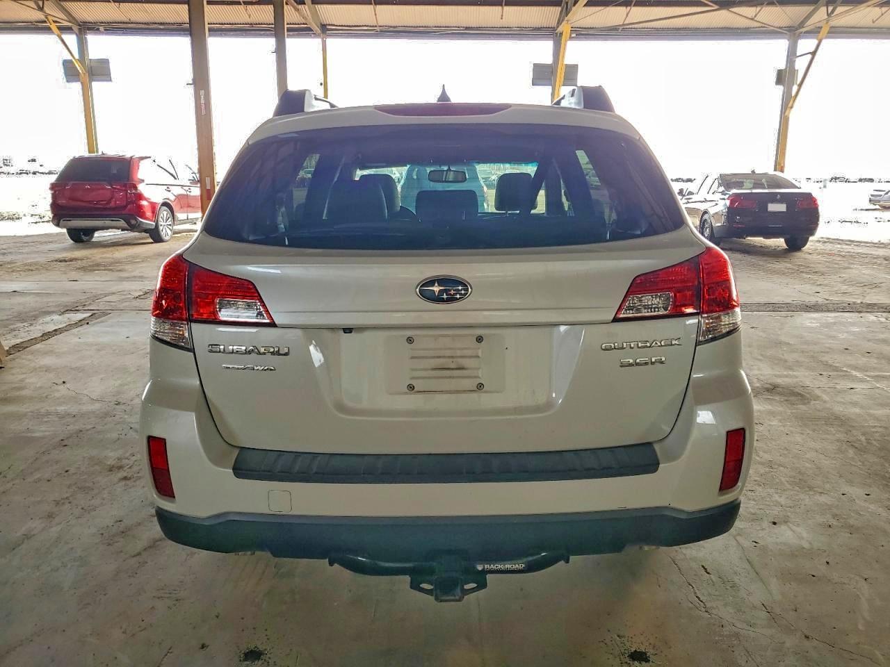 2014 SUBARU OUTBACK 3.6R LIMITED photo 6