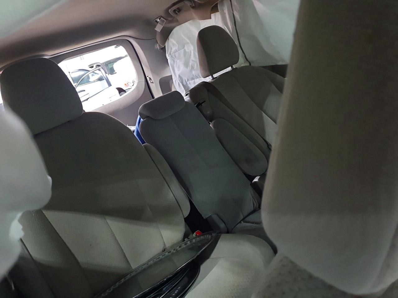 2014 TOYOTA SIENNA LE photo 10