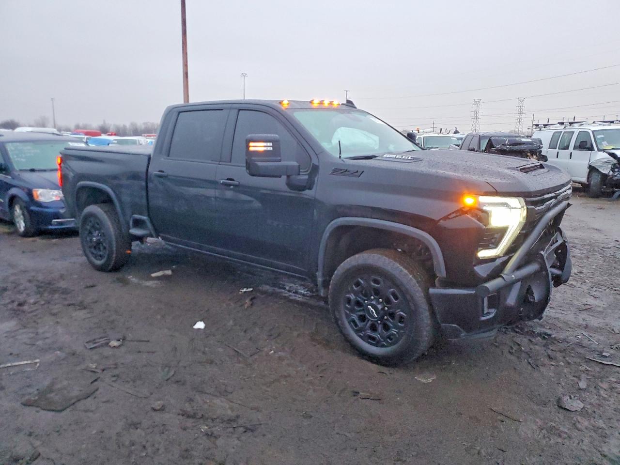 2024 CHEVROLET SILVERADO K2500 HEAVY DUTY LT photo 4