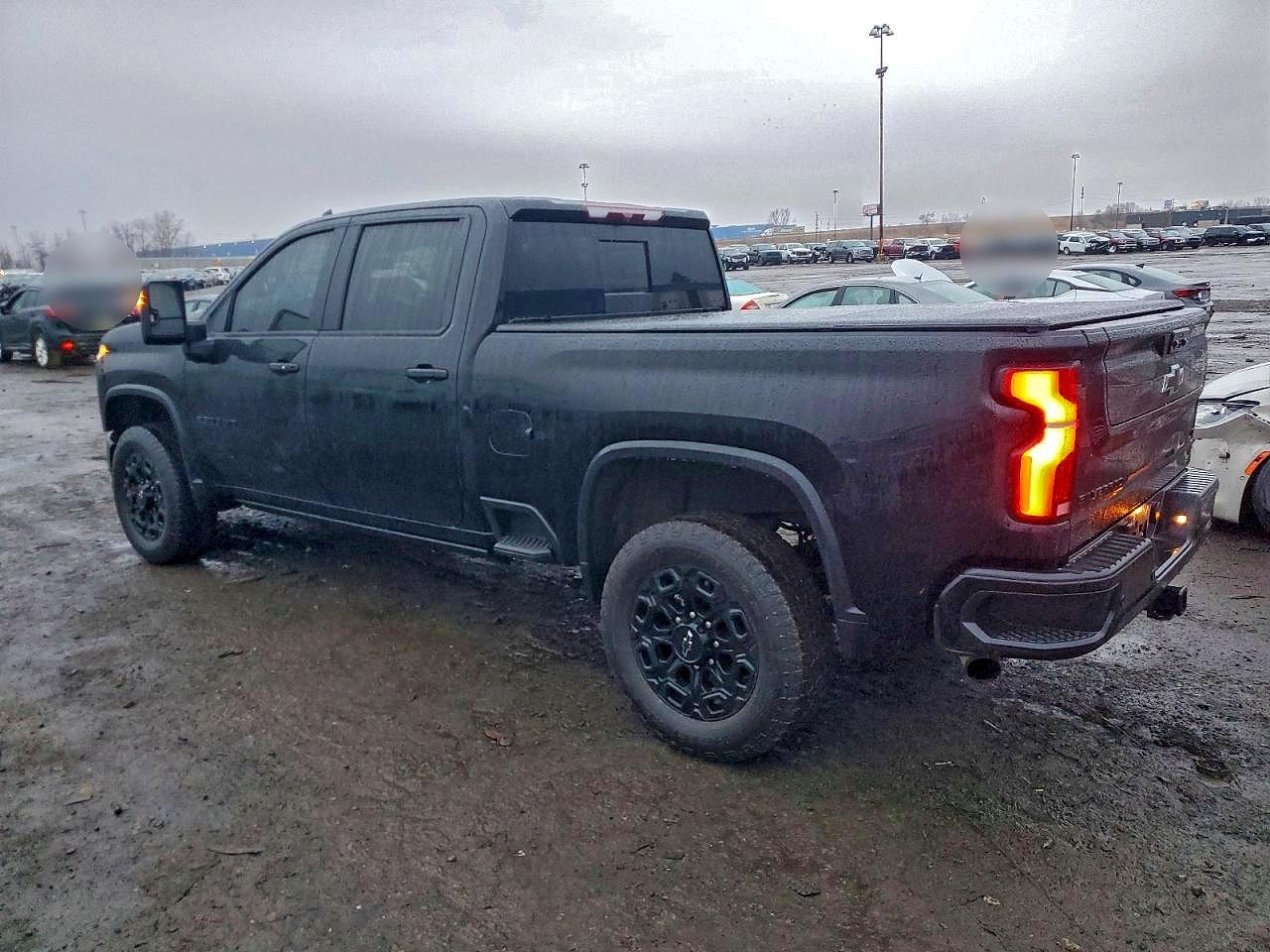 2024 CHEVROLET SILVERADO K2500 HEAVY DUTY LT photo 2