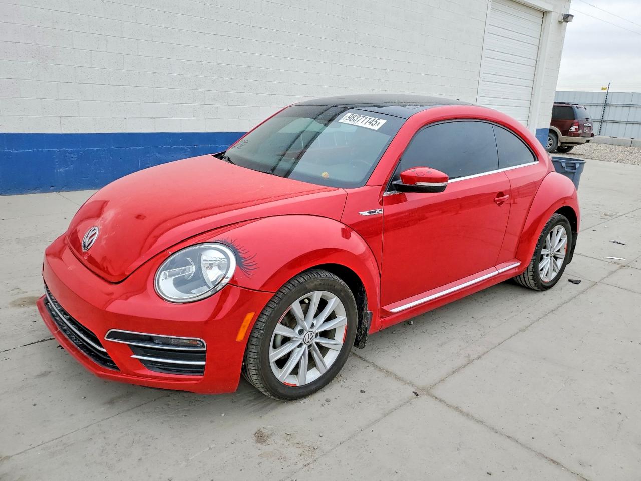 2018 VOLKSWAGEN BEETLE