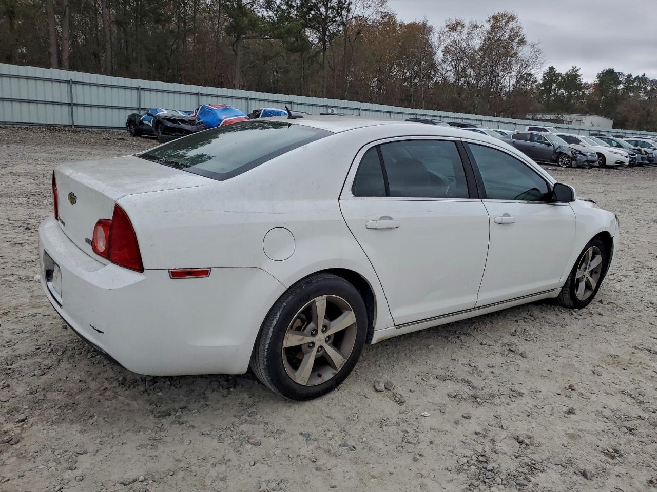 2011 CHEVROLET MALIBU 1LT photo 3