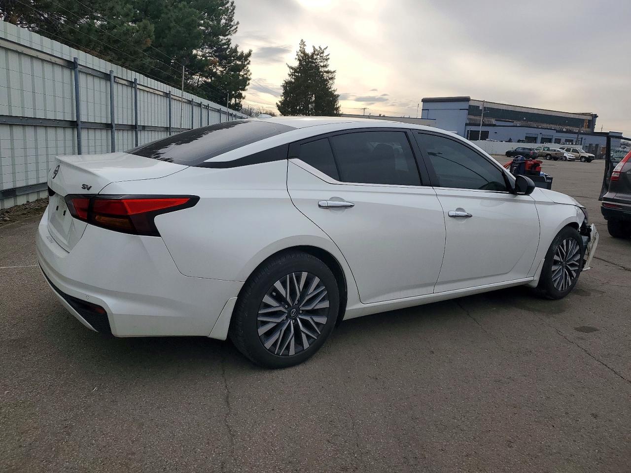 2024 NISSAN ALTIMA SV photo 3