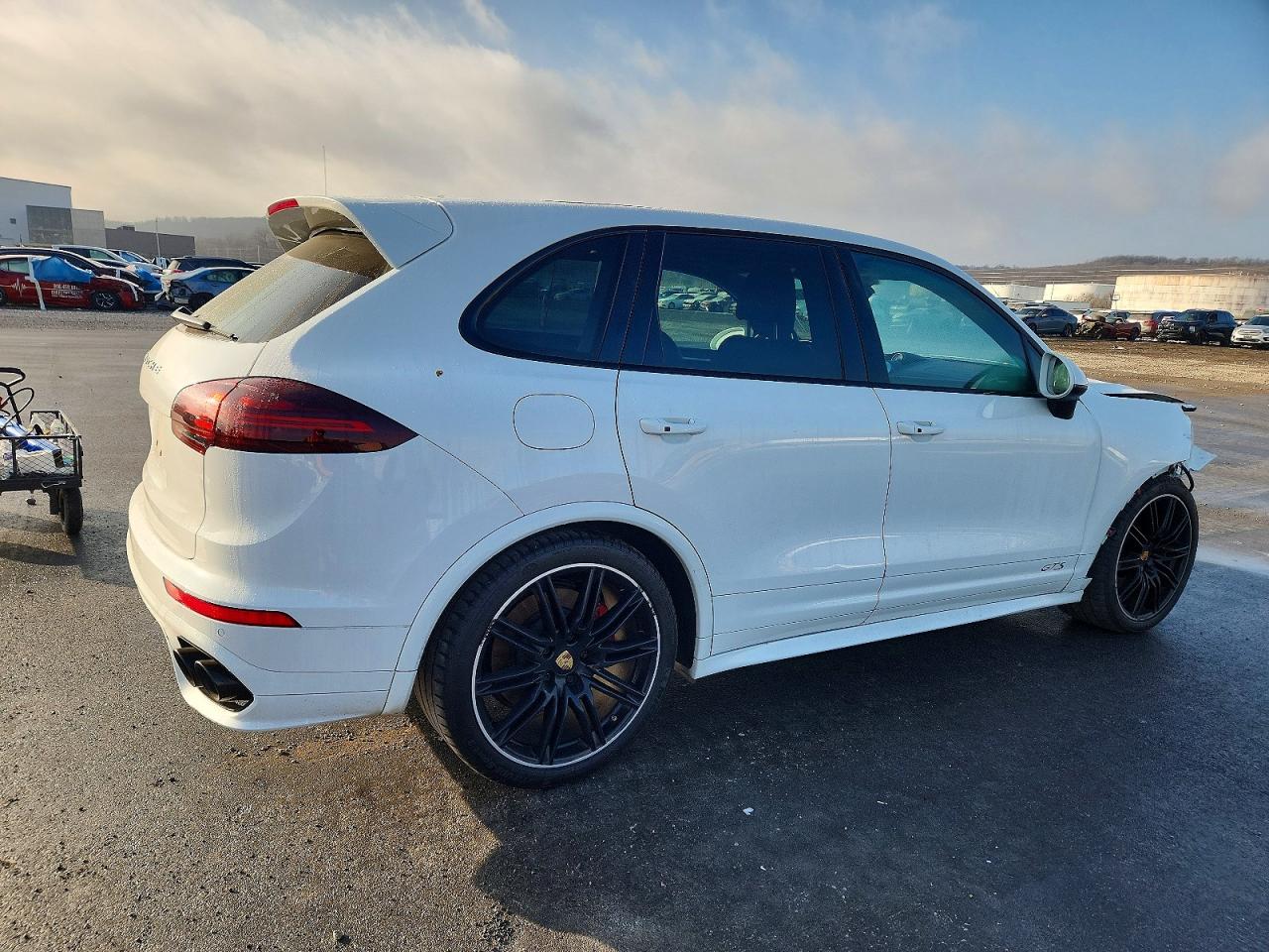 2017 PORSCHE CAYENNE GTS photo 5