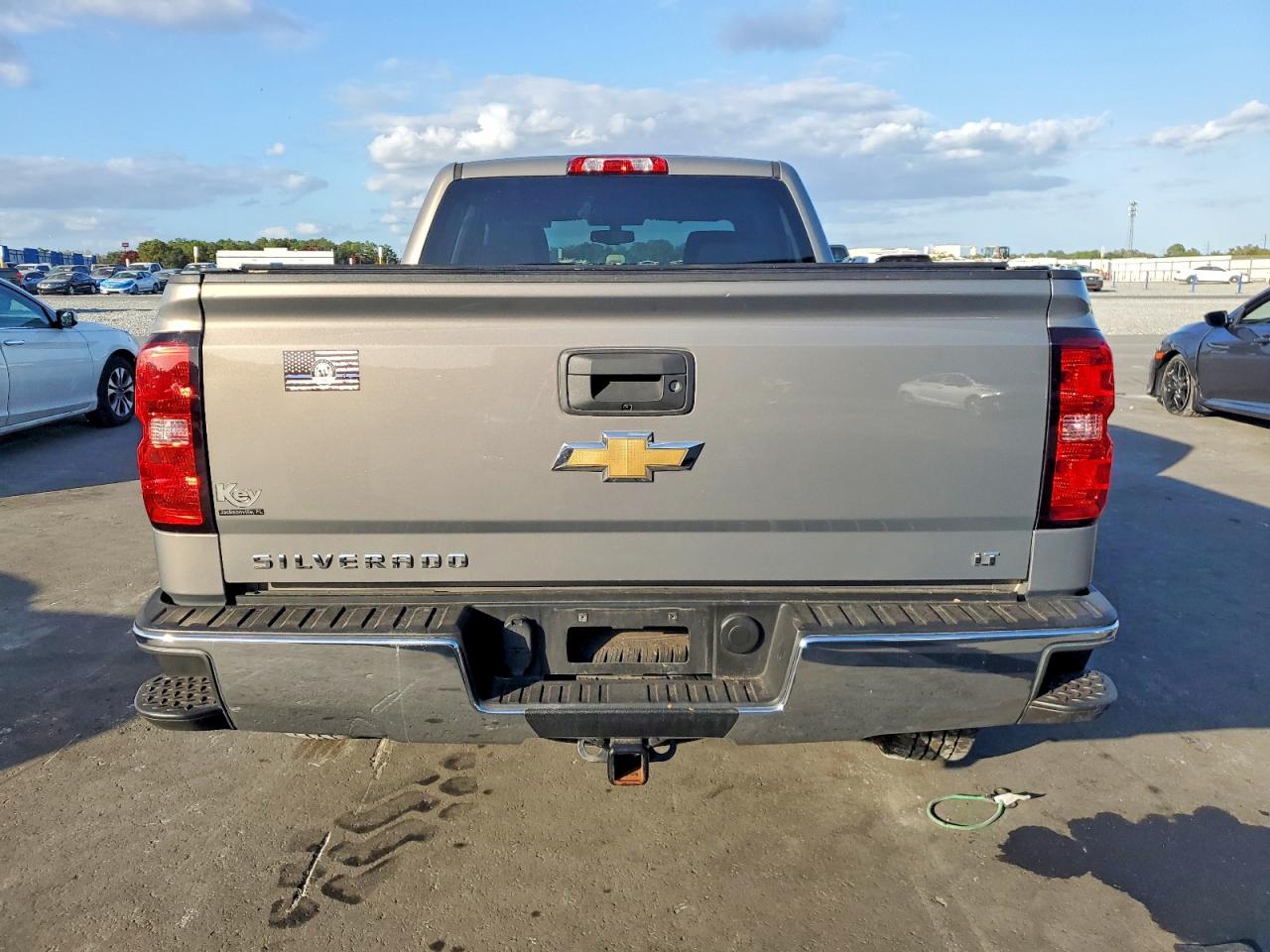 2017 CHEVROLET SILVERADO C1500 LT photo 6