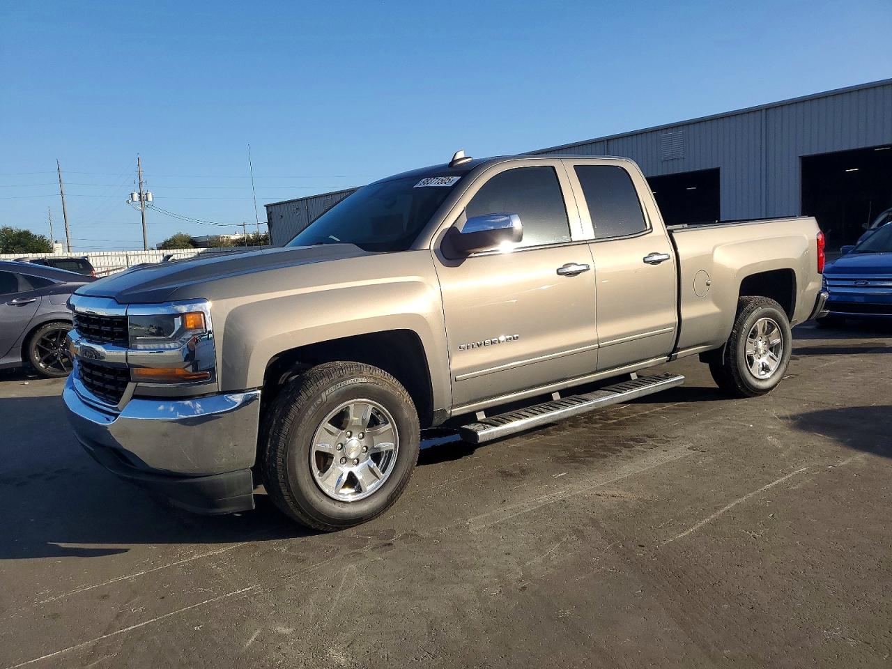 2017 CHEVROLET SILVERADO