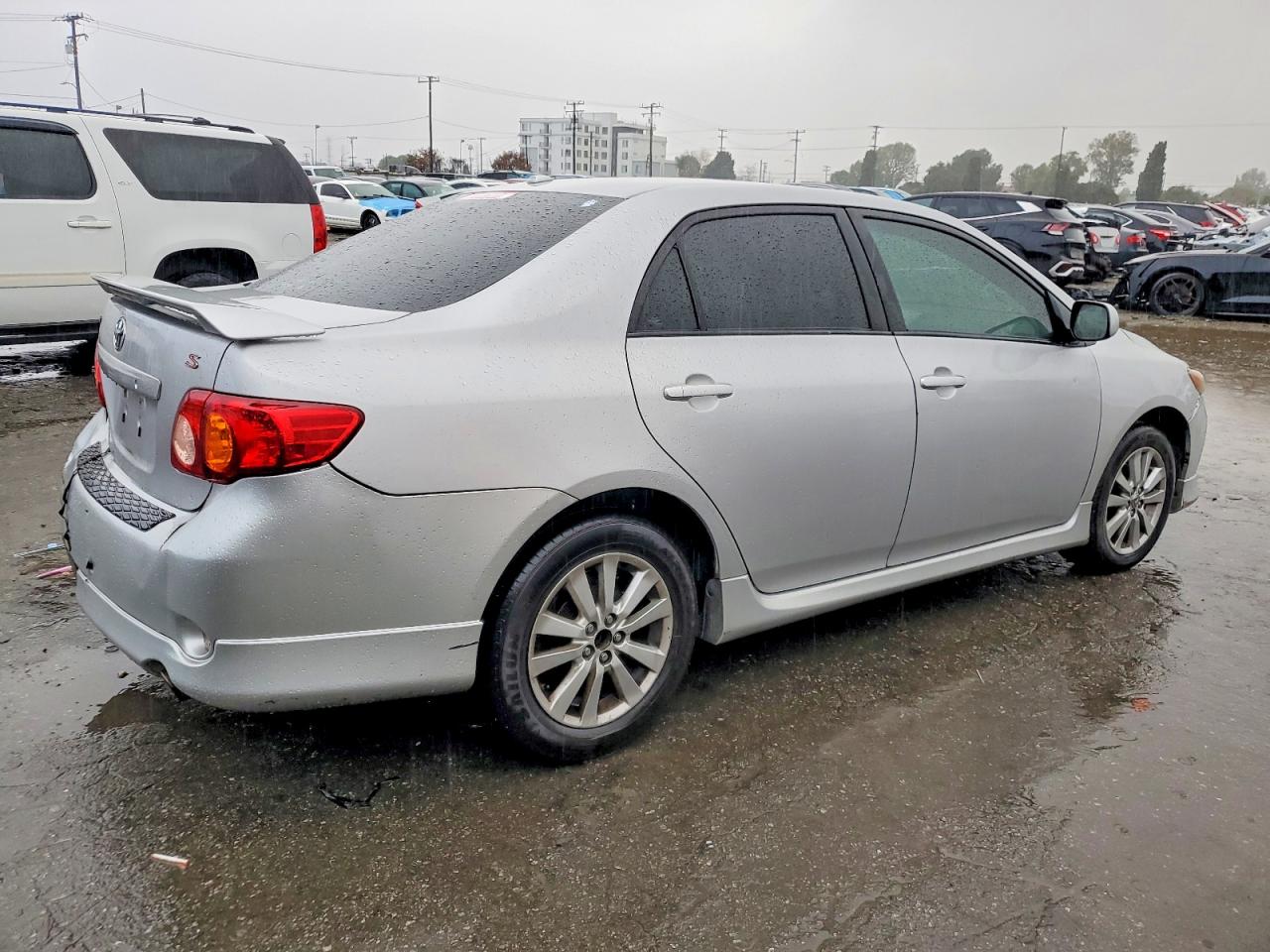 2010 TOYOTA COROLLA BASE photo 3
