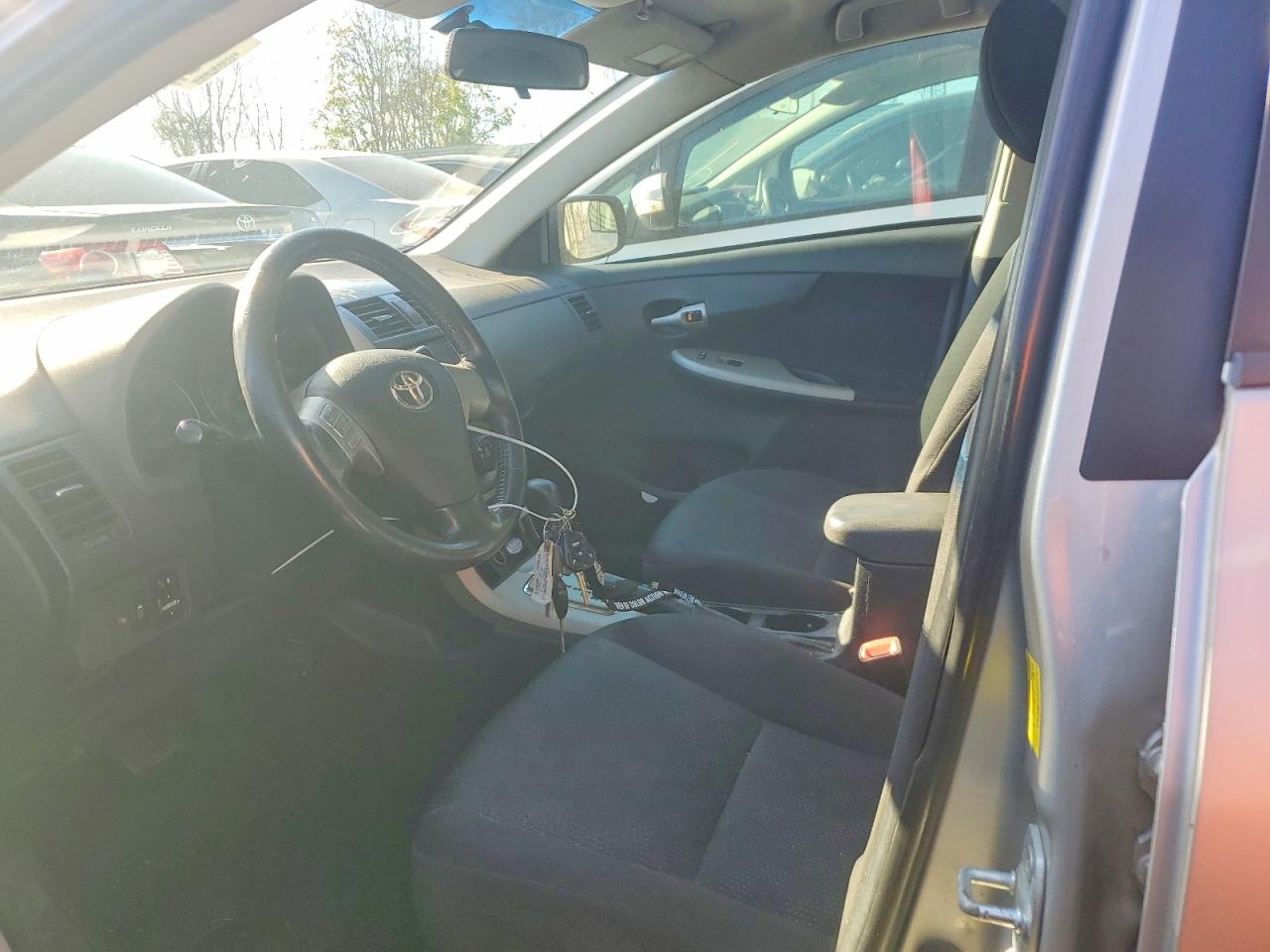 2010 TOYOTA COROLLA BASE photo 7