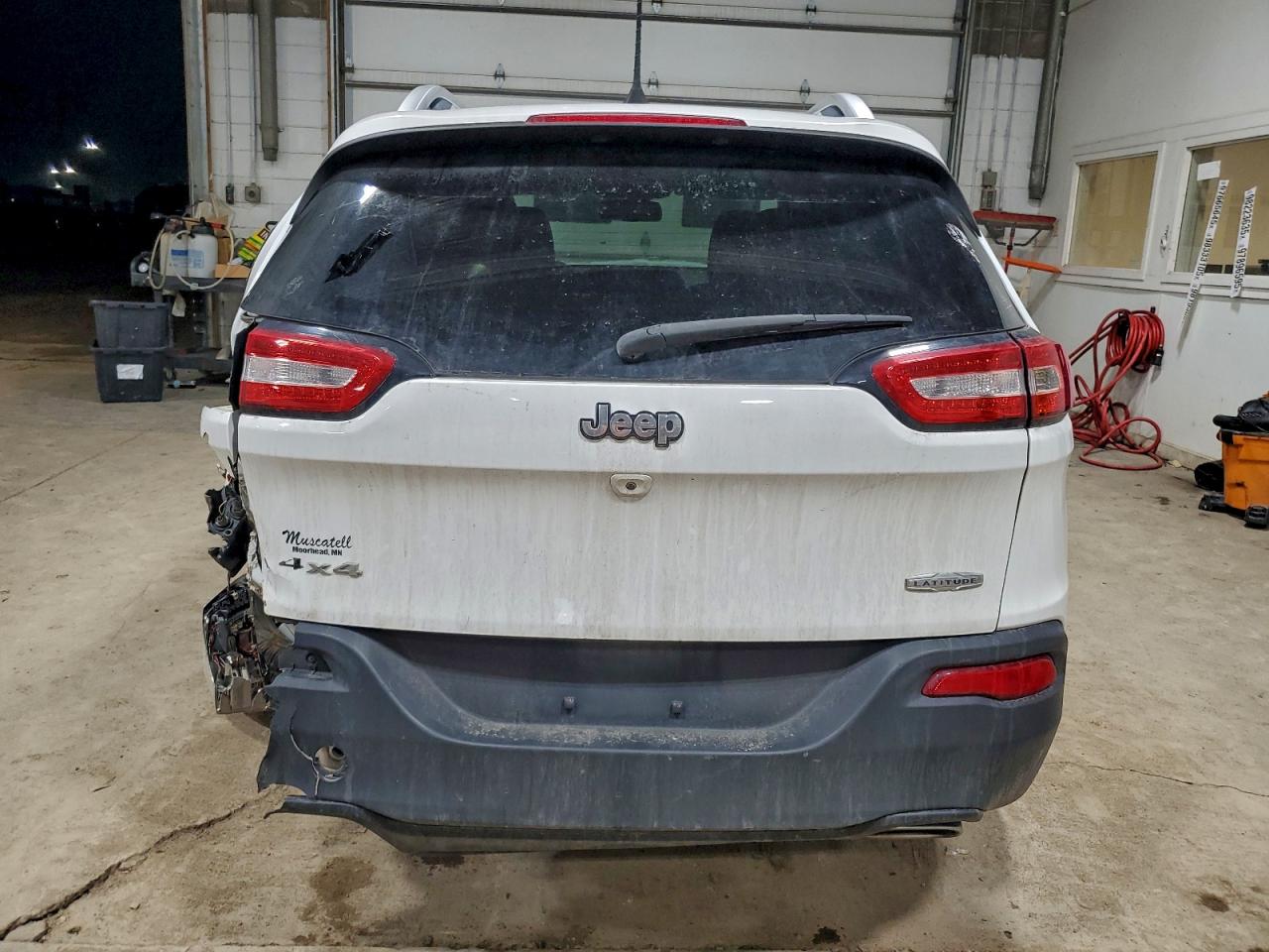 2016 JEEP CHEROKEE LATITUDE photo 6