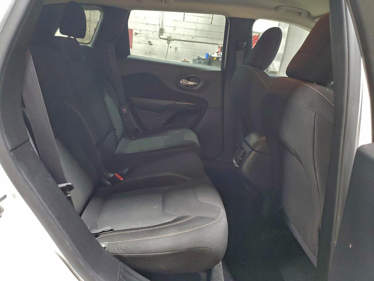 2016 JEEP CHEROKEE LATITUDE photo 11