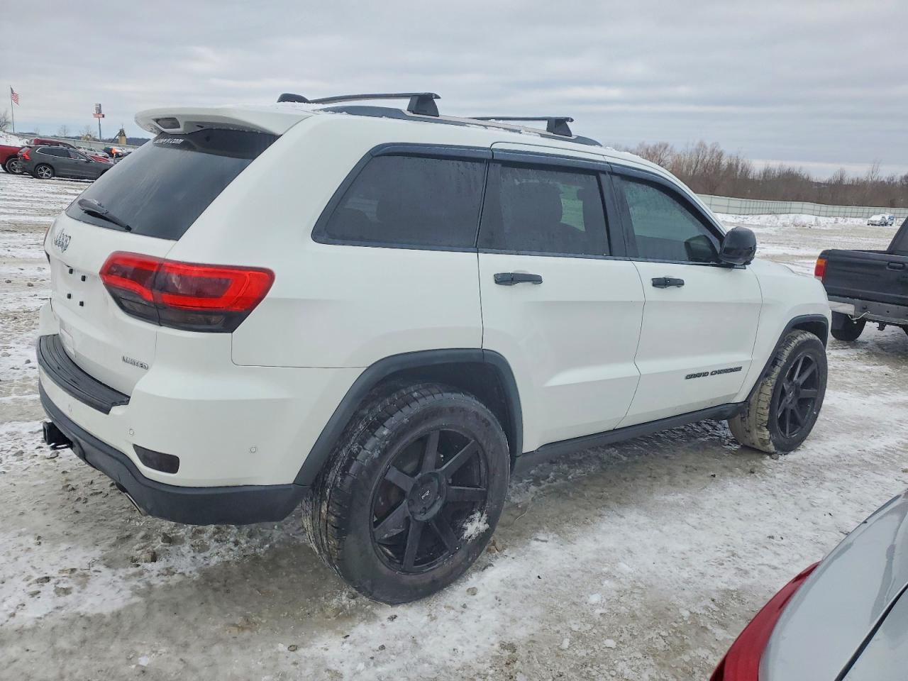 2019 JEEP GRAND CHEROKEE LIMITED photo 3