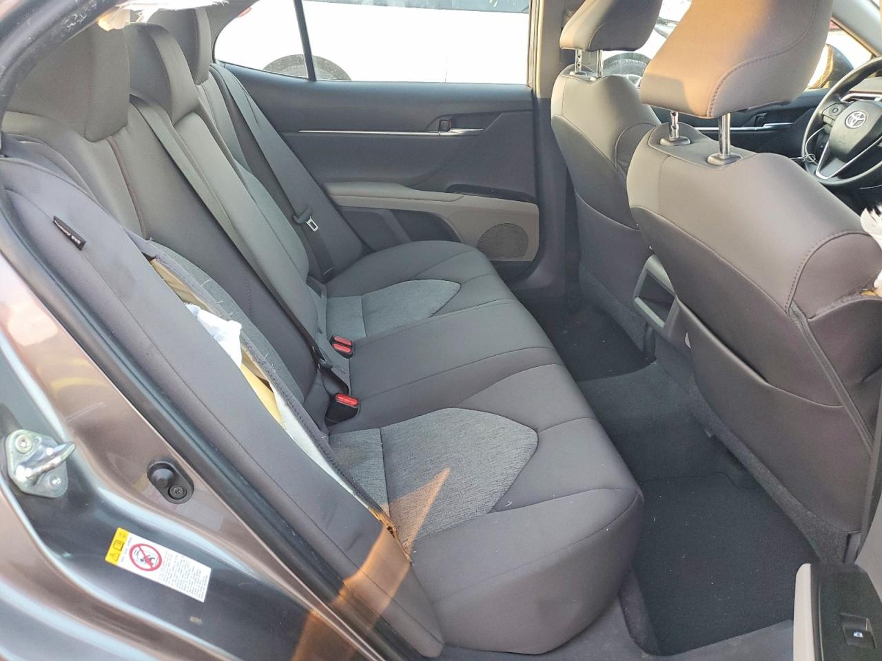 2018 TOYOTA CAMRY L photo 10