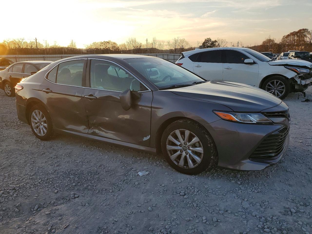 2018 TOYOTA CAMRY L photo 4