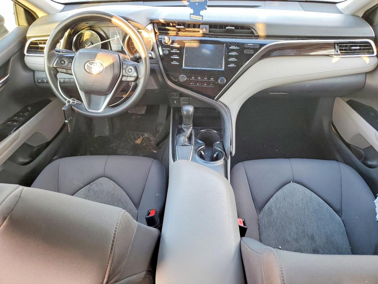 2018 TOYOTA CAMRY L photo 8