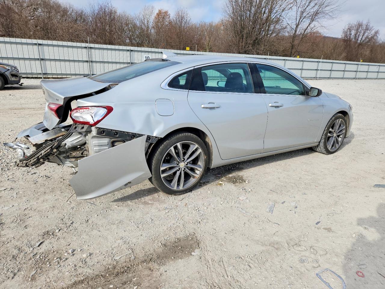 2022 CHEVROLET MALIBU LT photo 5