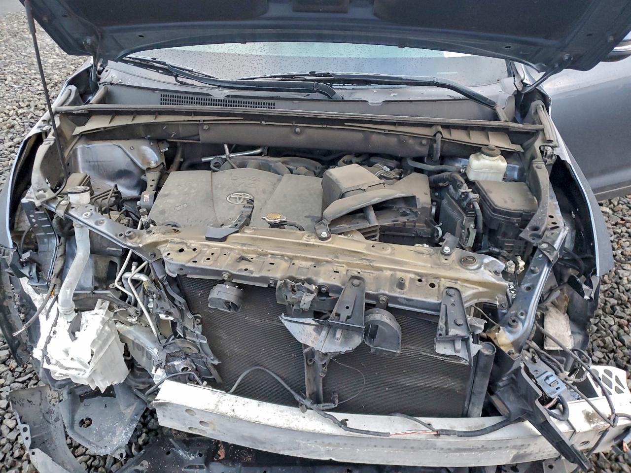 2017 TOYOTA HIGHLANDER SE photo 12