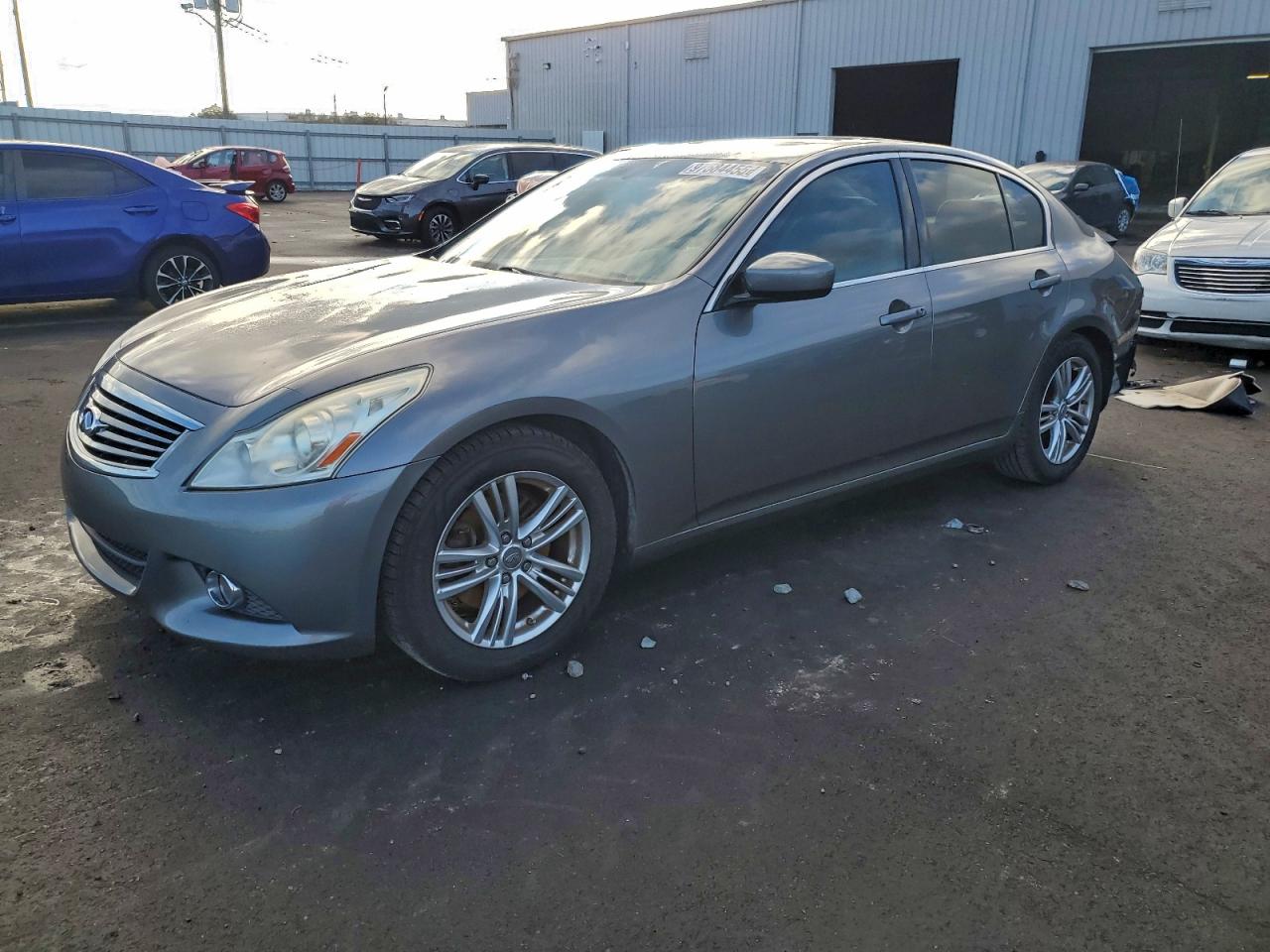 2013 INFINITI G37