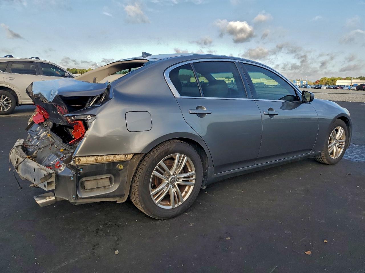 2013 INFINITI G37 BASE photo 3