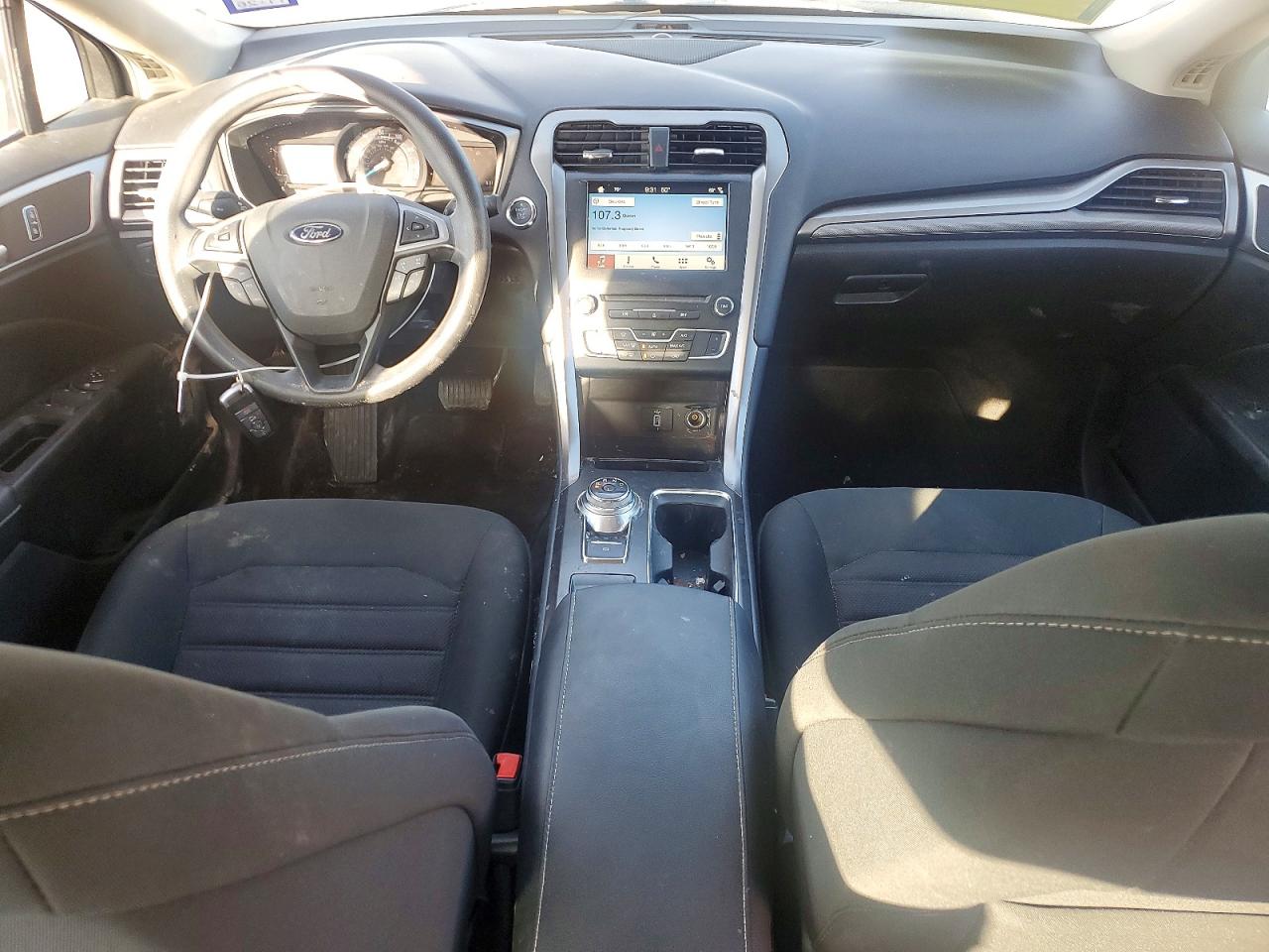2018 FORD FUSION SE photo 8