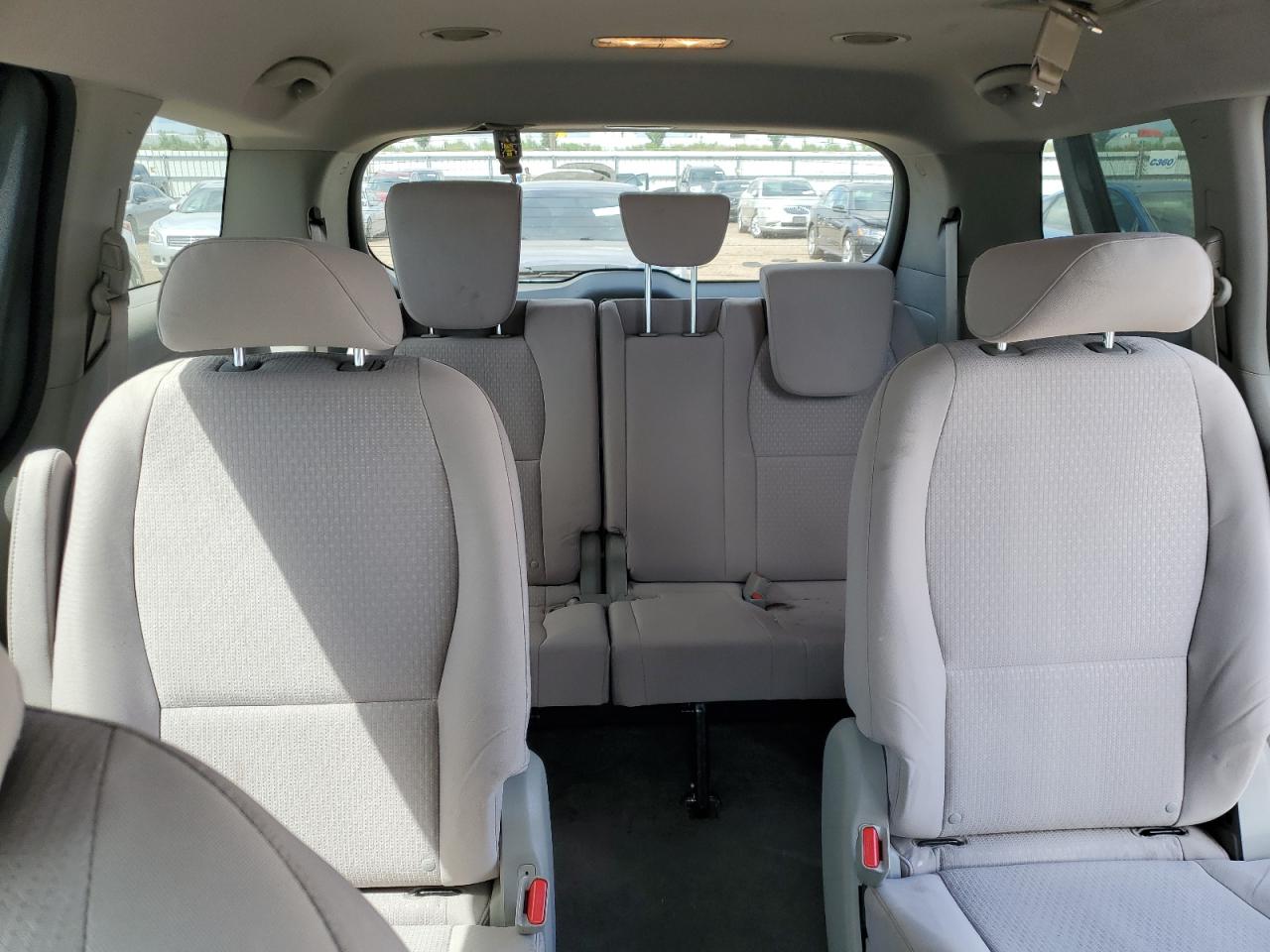 2017 KIA SEDONA LX photo 10