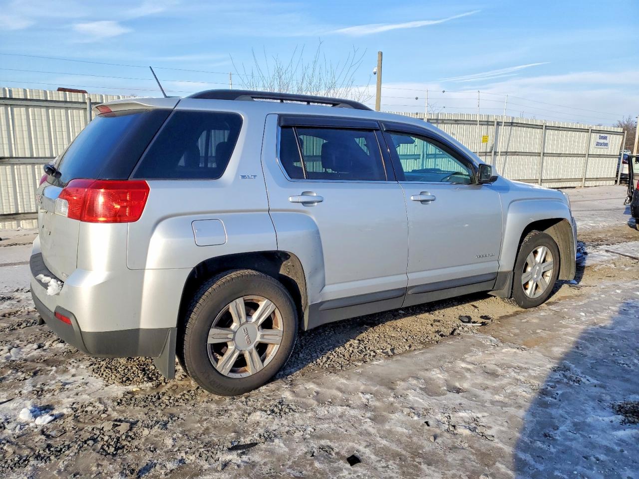 2015 GMC TERRAIN SLT photo 3