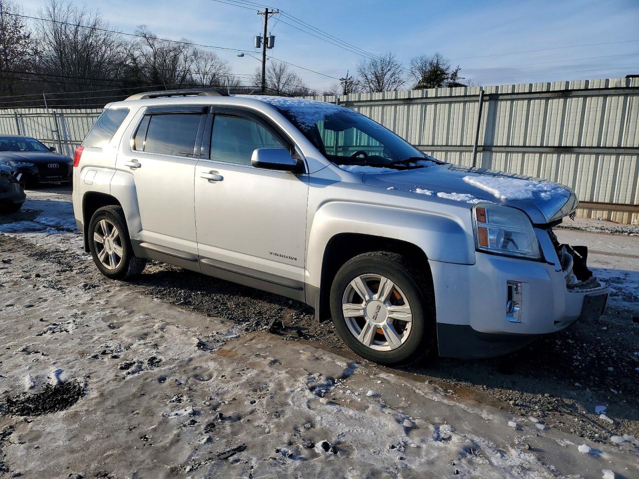 2015 GMC TERRAIN SLT photo 4