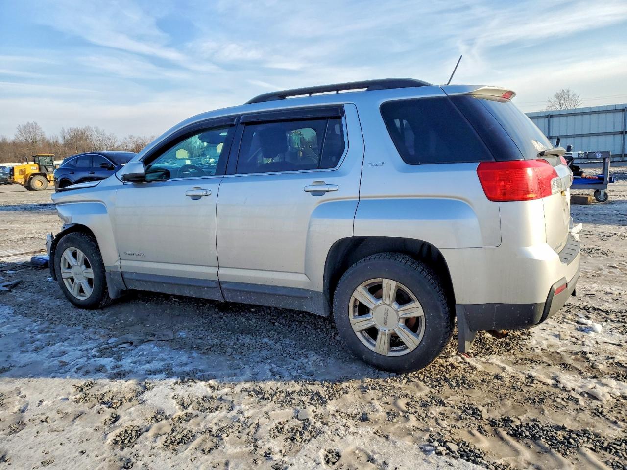 2015 GMC TERRAIN SLT photo 2