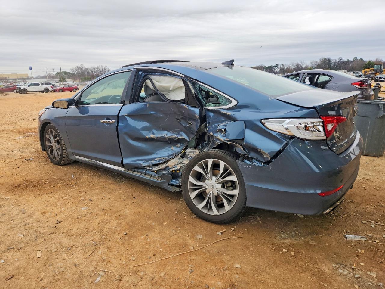 2015 HYUNDAI SONATA SPORT photo 2