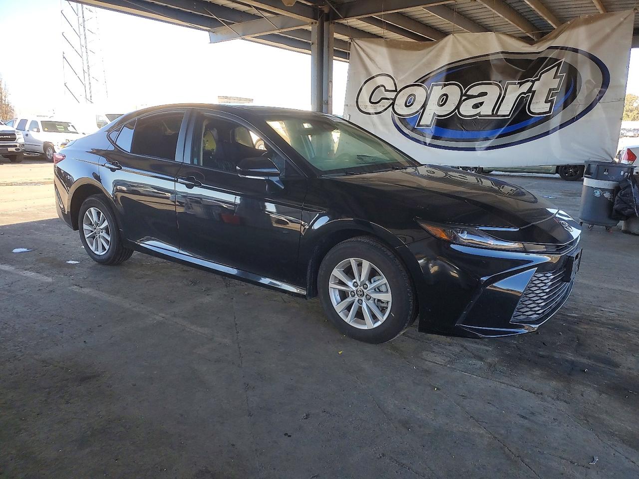 2025 TOYOTA CAMRY XSE photo 4