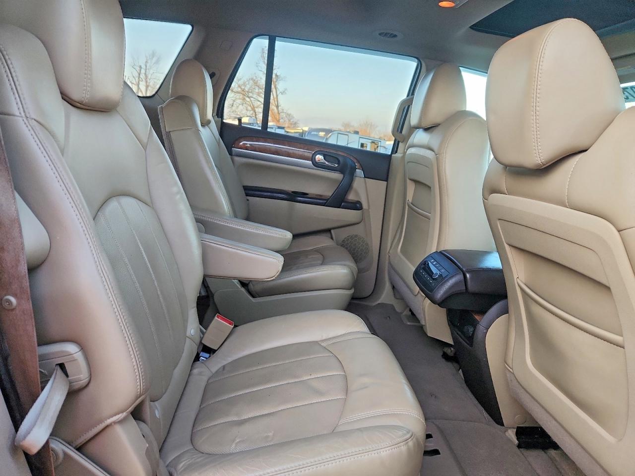 2010 BUICK ENCLAVE CXL photo 11