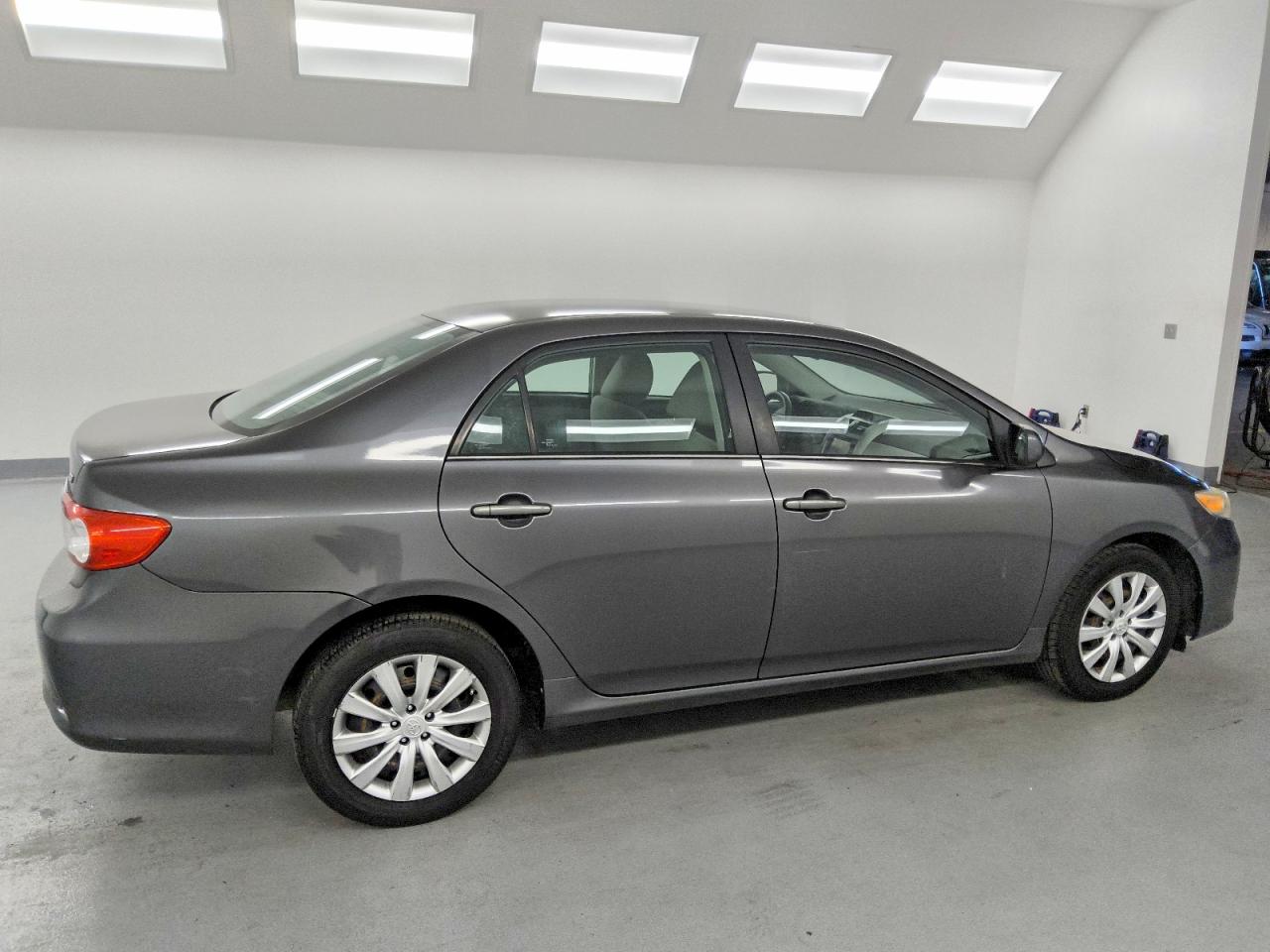 2013 TOYOTA COROLLA BASE photo 3