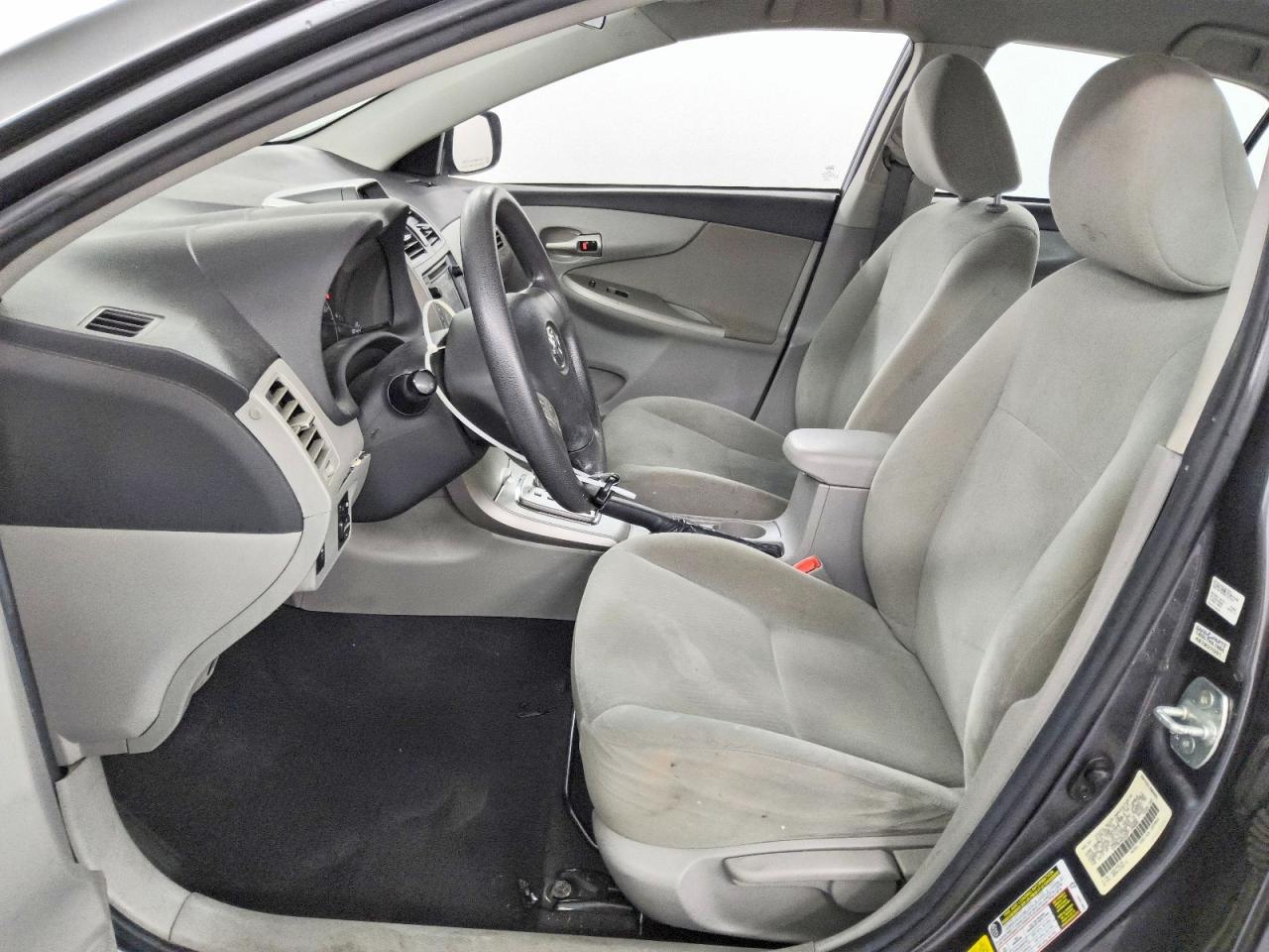 2013 TOYOTA COROLLA BASE photo 7