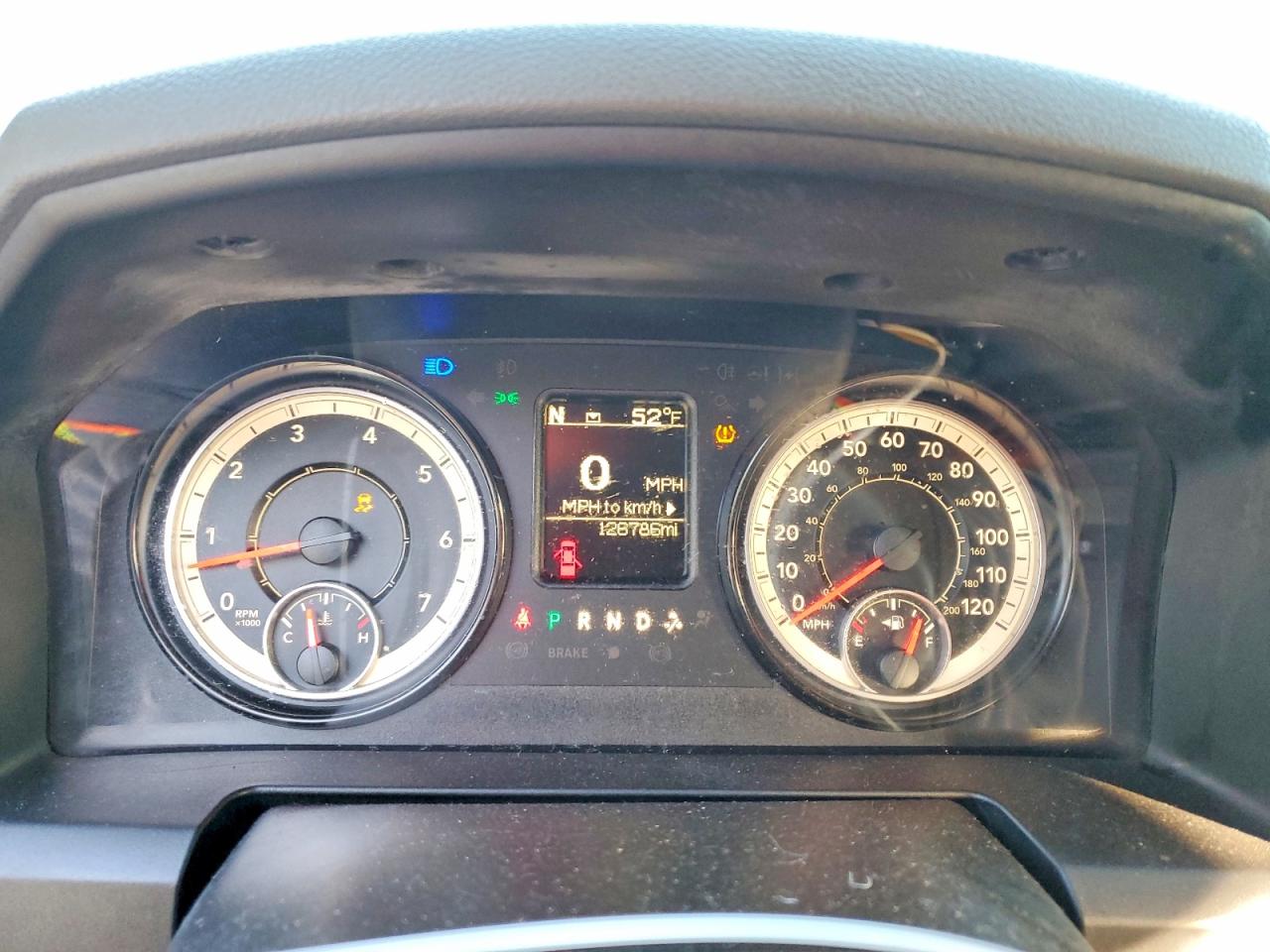 2017 RAM 1500 ST photo 9