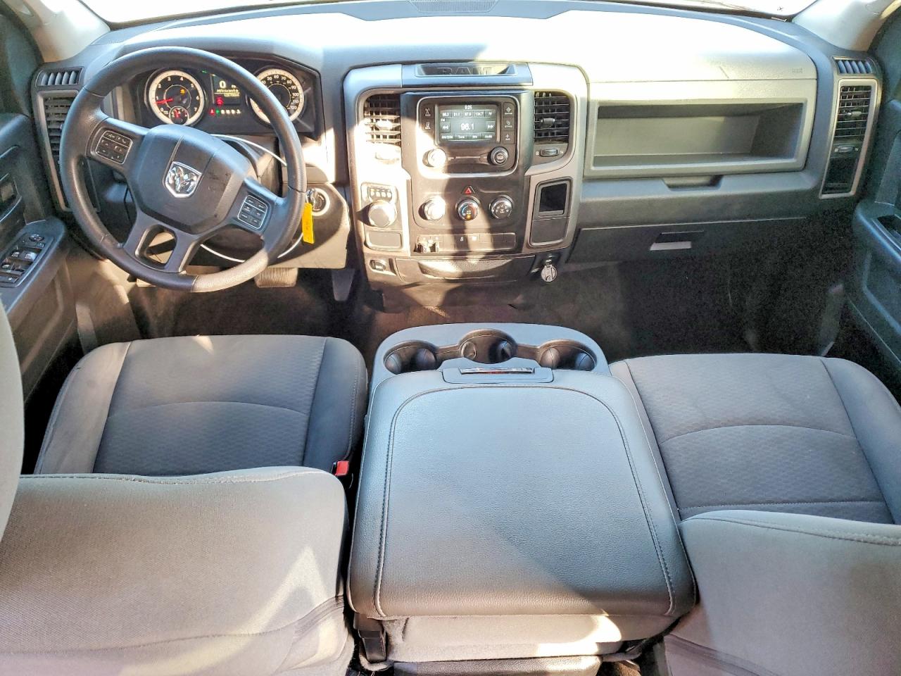 2017 RAM 1500 ST photo 8