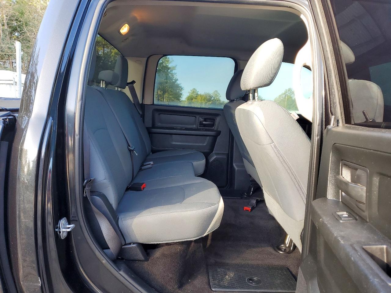 2017 RAM 1500 ST photo 10