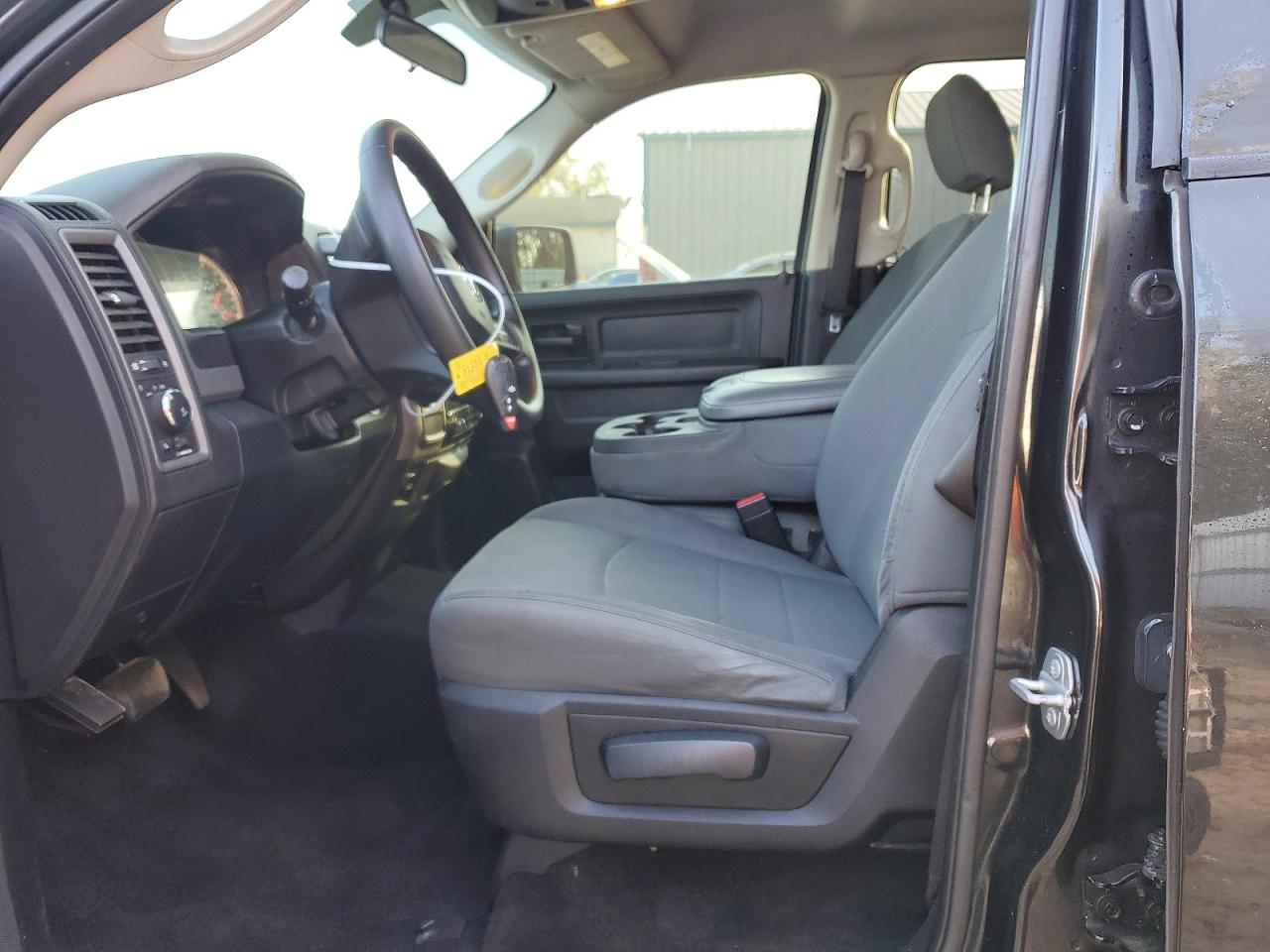 2017 RAM 1500 ST photo 7