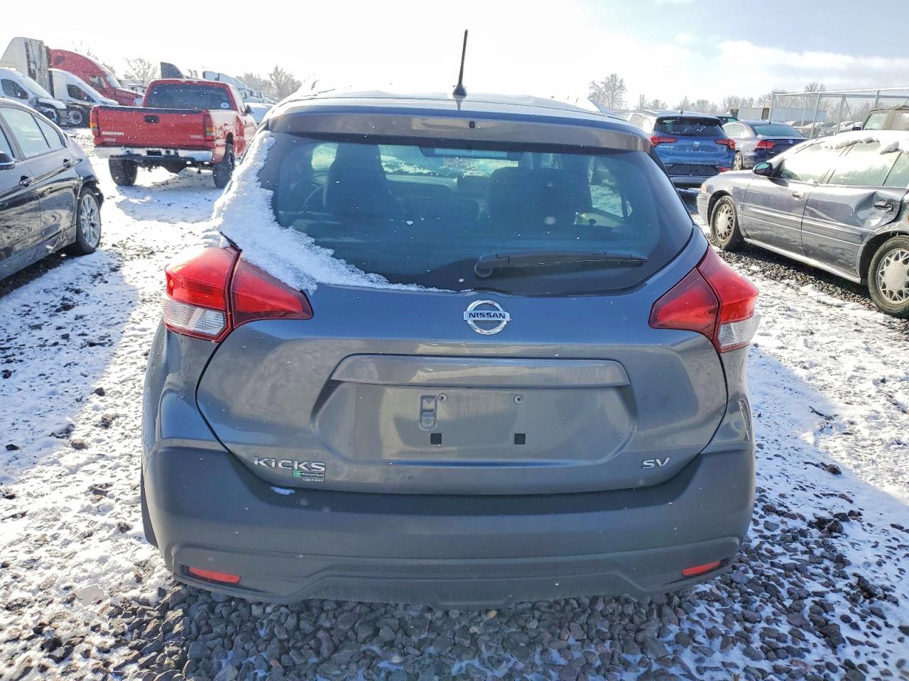 2019 NISSAN KICKS photo 6