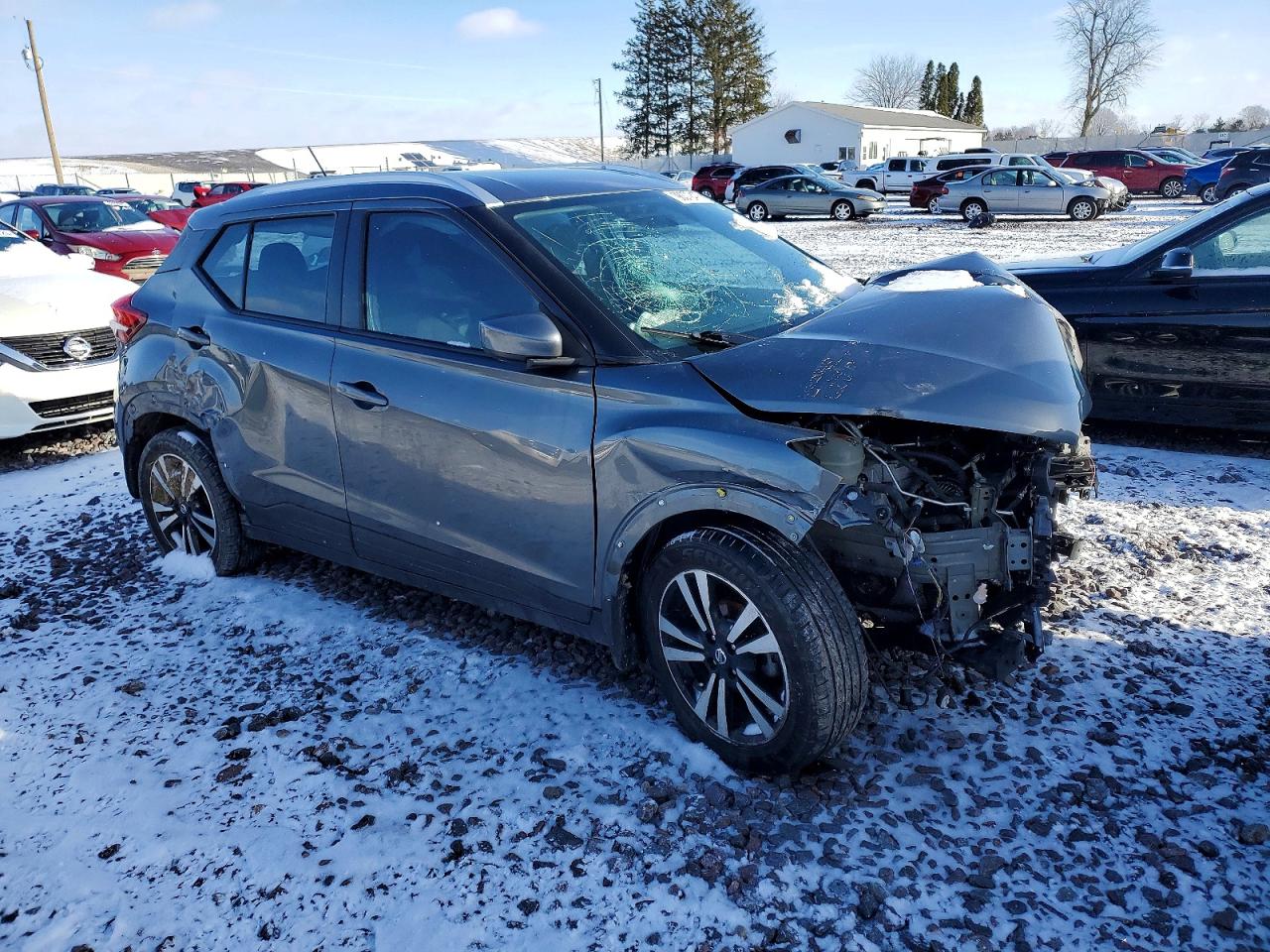 2019 NISSAN KICKS photo 4