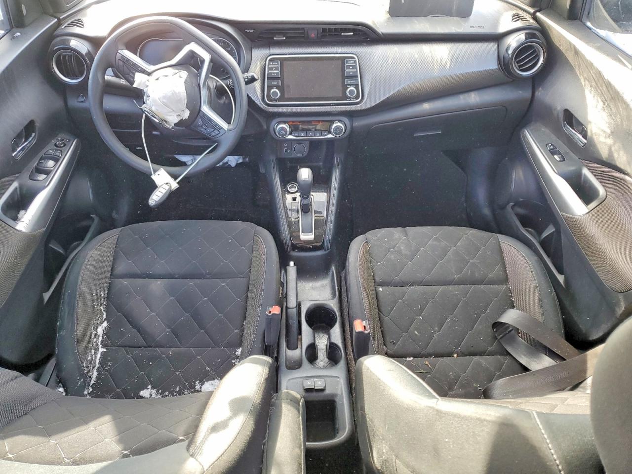 2019 NISSAN KICKS photo 8