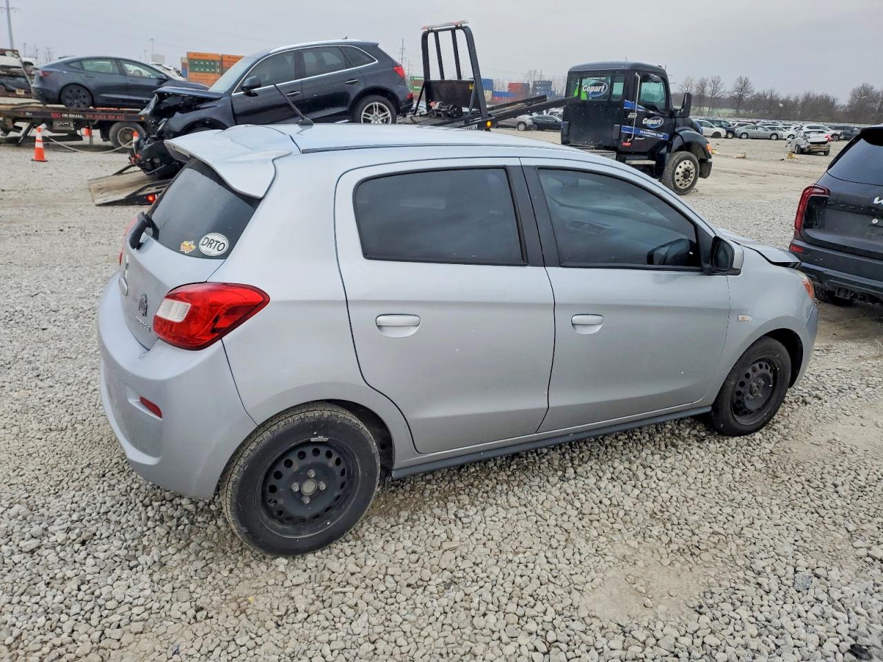 2017 MITSUBISHI MIRAGE ES photo 3