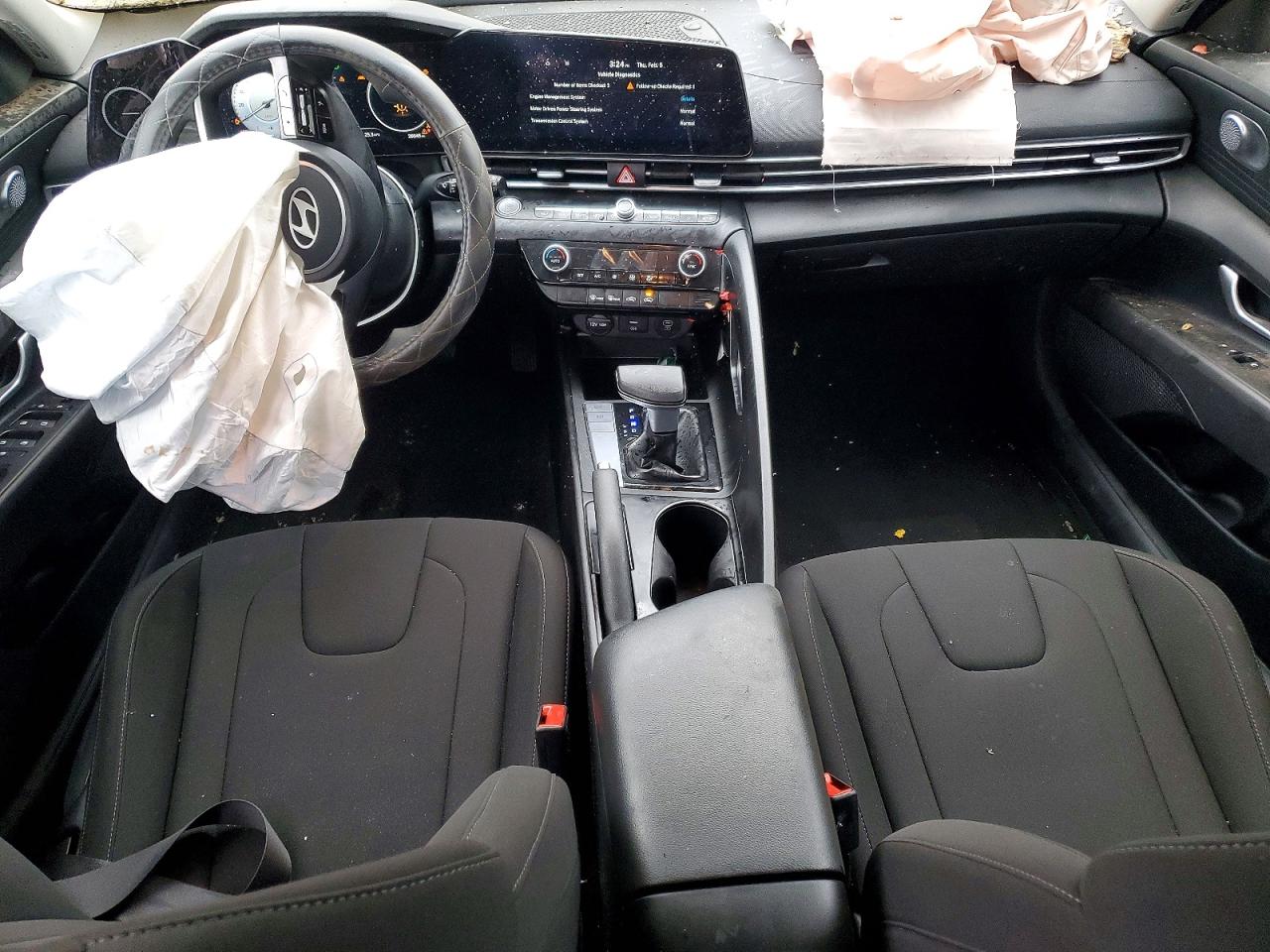 2024 HYUNDAI ELANTRA SEL photo 8