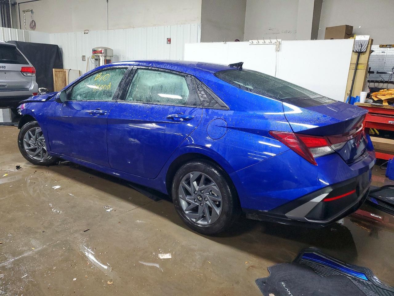 2024 HYUNDAI ELANTRA SEL photo 2