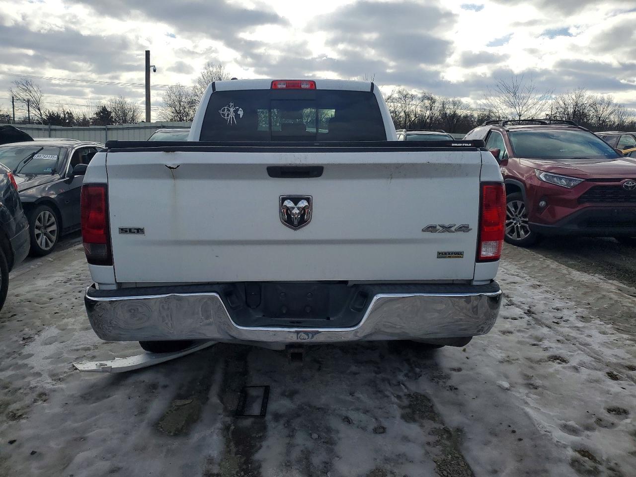 2015 RAM 1500 SLT photo 6