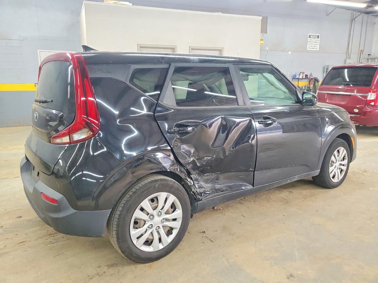 2020 KIA SOUL LX photo 3